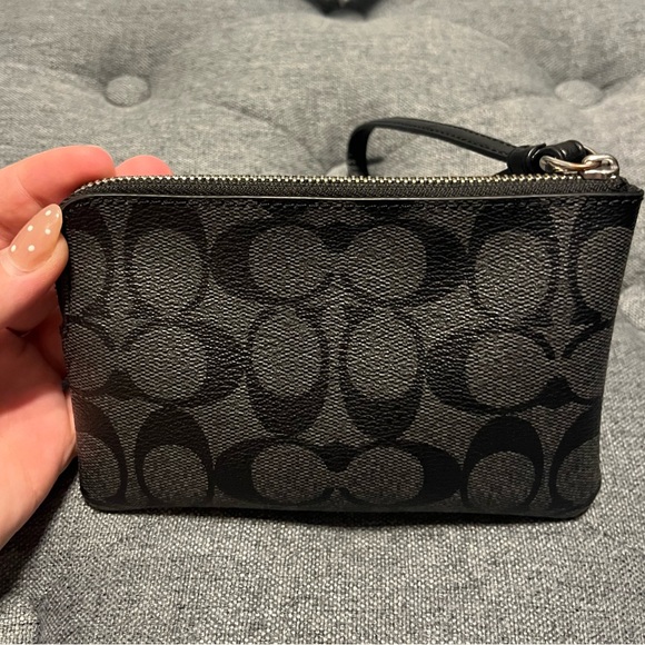 Coach Wrislet - Picture 2 of 4